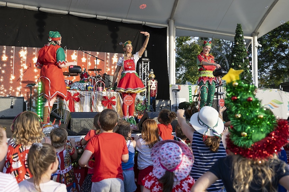 Skydiving Santa coming to Caboolture Christmas Carols